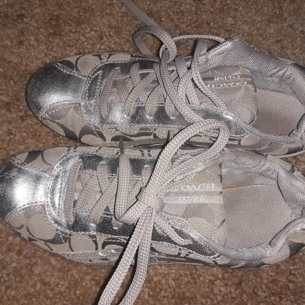 Coach shoes size 6 - Picture 3 of 3
